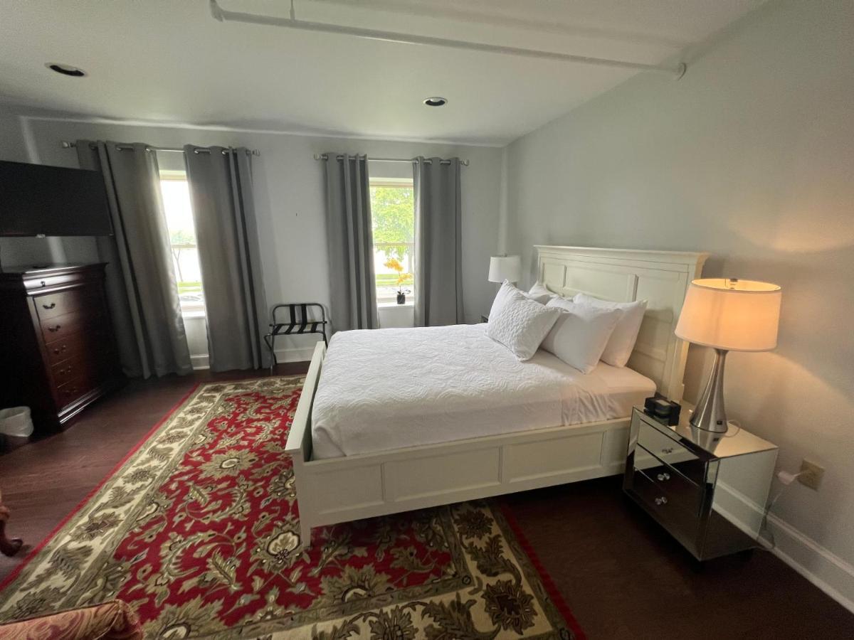 The Manor On Front Bed and Breakfast Harrisburg Rum bild