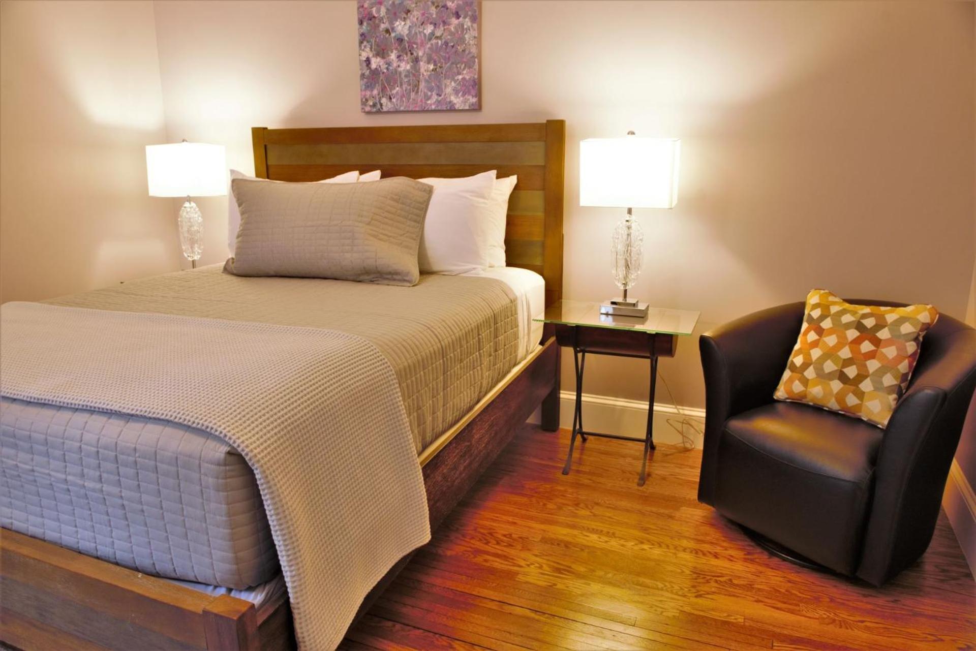 The Manor On Front Bed and Breakfast Harrisburg Rum bild