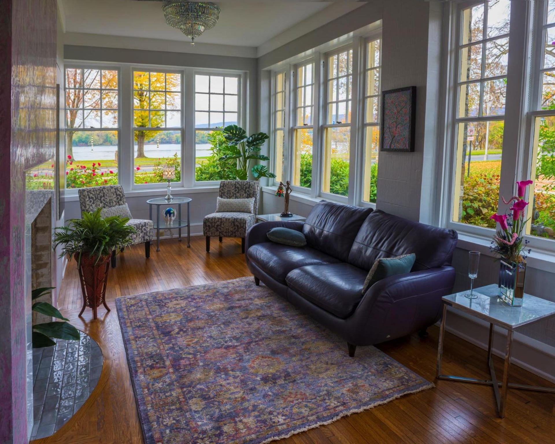 The Manor On Front Bed and Breakfast Harrisburg Rum bild